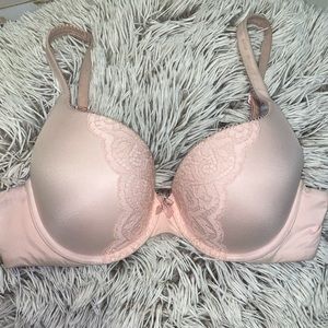 Pink bra with lace detail (VICTORIAS SECRET)